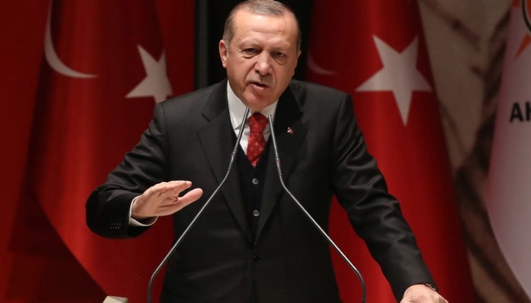 Amnesty International: Turqia përdor gjendjen e jashtëzakonshme për të tkurrur opozitën