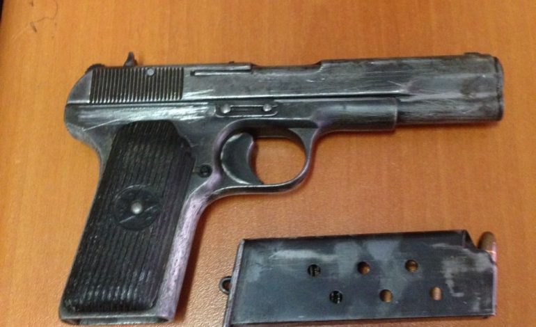 KONFLIKT PËR PRONSINË/ 36 vjeçari kanos me ARMË zjarri vëllain, në banesë ju gjetën…