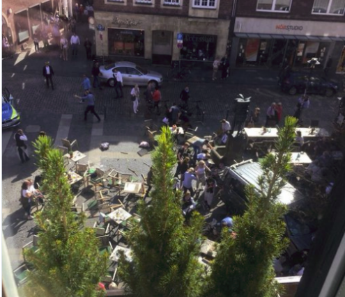 Tmerri në GJERMANI/ Furgoni merr përpara turmën, disa të VDEKUR e dhjetra të plagosur