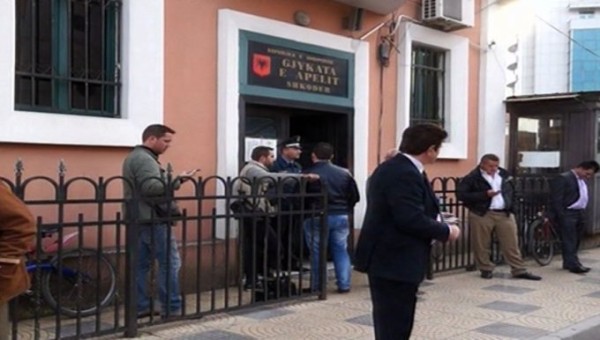 TYMUESE DHE SHASHKA/ Lirohen tre të ndaluarit e FRPD-së nga komisariati i Shkodrës