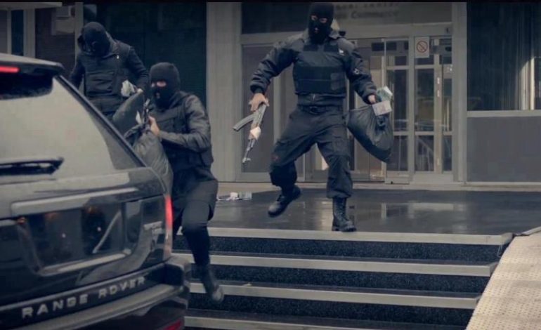 GRABITJA E POSTES NE DURRES/ Polici u qëllua me pistoletë kur po ndiqte autorët por…