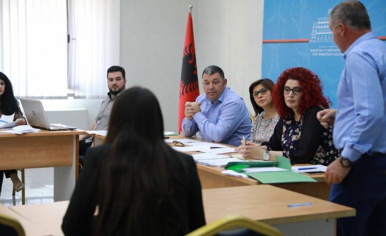 “Infermierë për Shqipërinë”/ Dalin fituesit, përzgjidhen vendet e punës në Tiranë