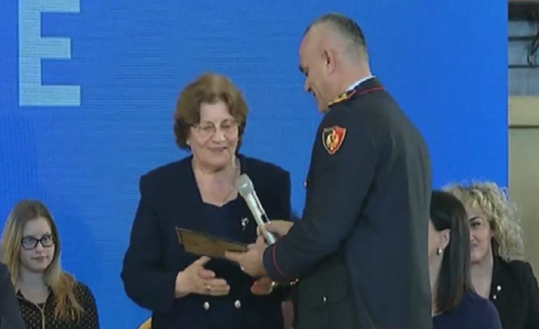 Surpriza e Ardi Veliut, vlerësohet policja e parë femër në Shqipëri
