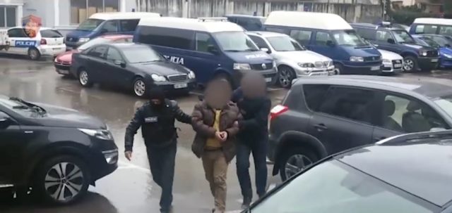 Biznes DROGE në mes të Tiranës/ Arrestohet “MAMICA”, i tmerrshmi nga Kamza dhe shoku i tij që…