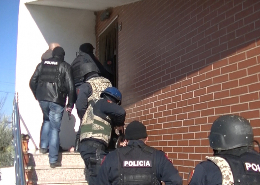 “S’kam pasur kurrë pasaportë”! 49 vjeçari i arrestuar për trafikun e klandestinëve: Mbiemri im…
