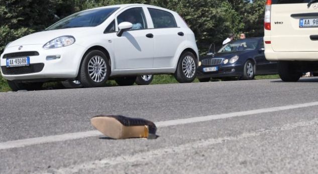 U hodh nga makina pasi e NGACMOI shoferi/ 55 vjeçarja la tri vajza jetime që…