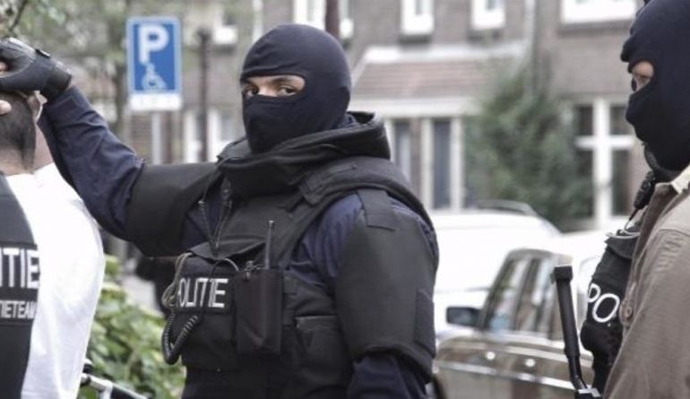 RAPORTI/ Kriminelët shqiptarë në Amsterdam drejtojnë trafikun e KOKAINËS. Edhe vrasjet vijnë nga…