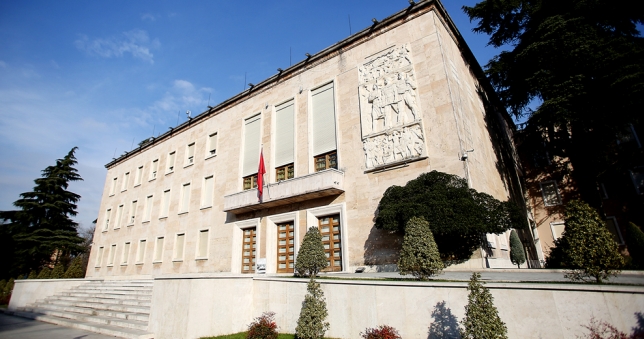 Rama “shkurton” administratën/ Kush është ministria që i hoqi më shumë punonjës
