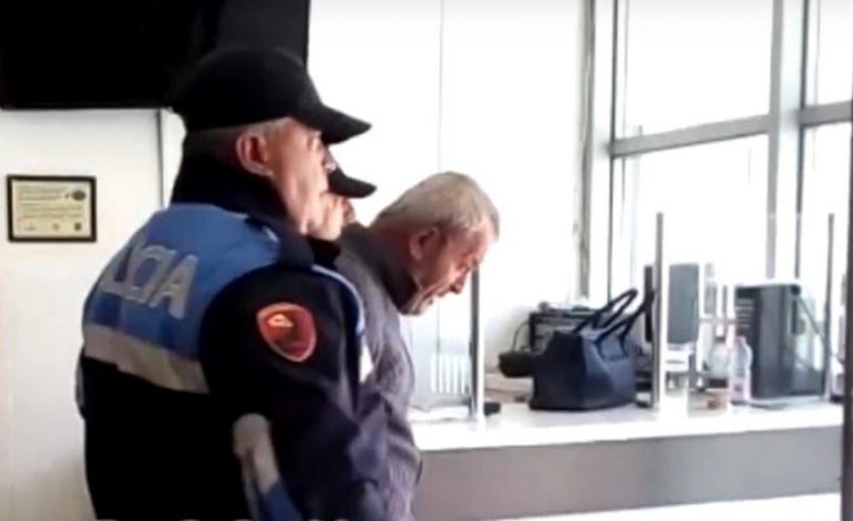 Konflikti për kufirin i “hëngri” kokën kryeplakut, autori në gjendje të rëndë. Ç’ndodhi në gjyq