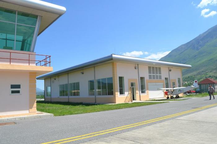 SKANDALI në aeroportin e Kukësit/ Rroga fiktive 38 punonjësve që…