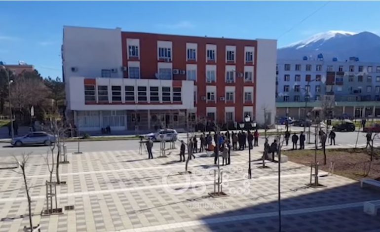 PARA GJYKATES/ Kukësi proteston sot në orën 11:00 për lirimin e 11 protestuesve. Detajet e njoftimit