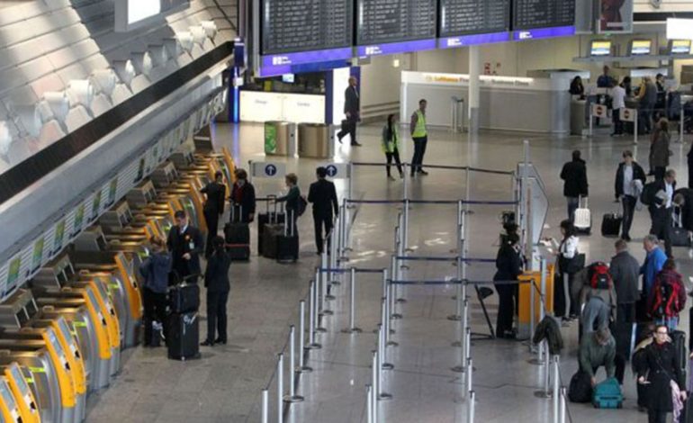 “Lufthansa” dhe “Air France”, grevat bllokojnë mijëra udhëtarë. Anulohet një fluturim në Rinas