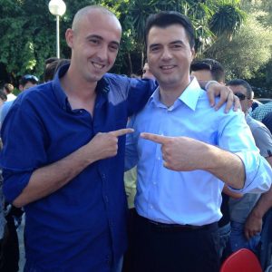 Policia ndalon dy militantët e PD-së/ Reagon “selia blu”: I kanë rrahur dhe ka shkuar ambulanca