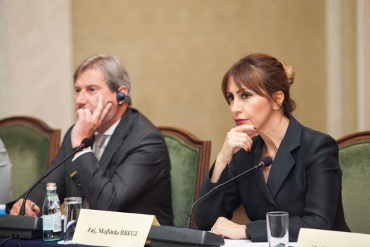 Bregu uron HAPJEN E NEGOCIATAVE/ “Thumbon” Bashën: Ngushëllime, dikur sulmoje qëndrimin tim, sot…