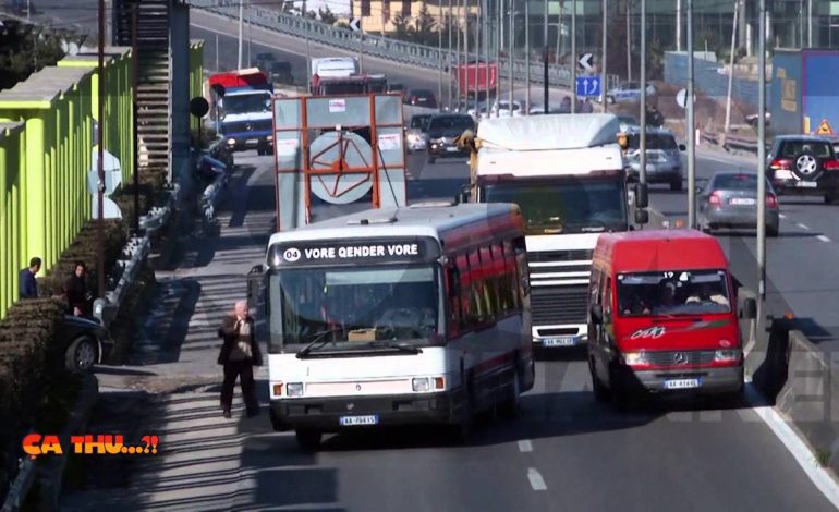 SHERR NE URBANIN E TIRANES/ Arrestohet fatorinoja i autobuzit i sulet dhe godet me thikë pasagjerin (EMRI)