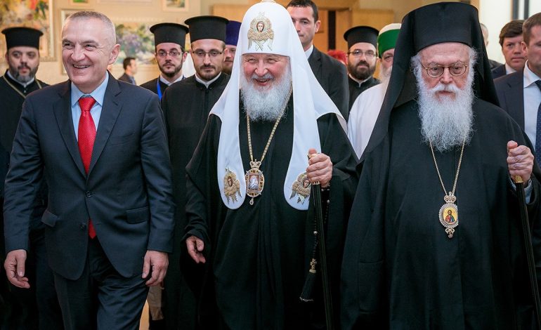 Patriarku rus Kirill nis vizitën zyrtare në Tiranë, takohet me Presidentin Meta (FOTOLAJM)