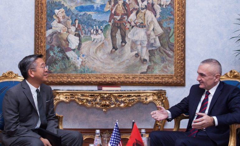 ÇPO NDODH/ Deklarata e Adriatik Llallës për “arrestimin e Metës”. Ambasadori Amerikan Lu, në Presidencë
