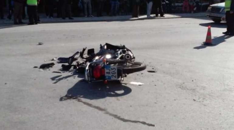Përplaset RËNDË nga një makinë/ 64-vjeçari me motor u…