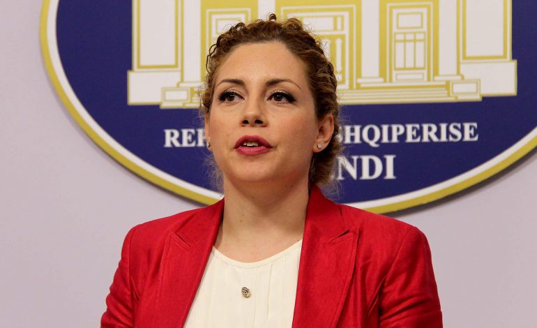 Olta Xhaçka flet për TAKSËN e Rrugës së Kombit: U kërkojmë falje banorëve, por…