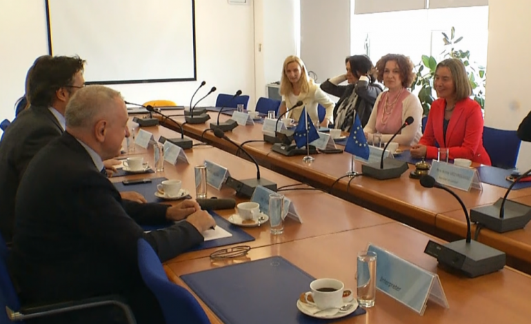 Opozita takon Mogherinin, kritikon përmendjen e Tahirit vetëm me një fjali në progres-raport