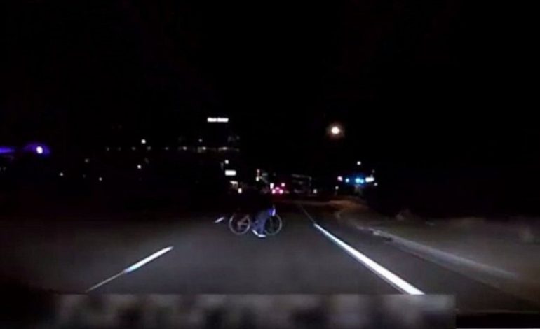 E FUNDIT/ Makina përplaset me trotuarin në Elbasan. Plagoset shoferi pas… (VIDEO)