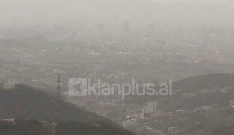 Saharaja “MBYT” Shqipërinë/ Reja e PLUHURIT të shkretëtirës do të vazhdojë deri të… (VIDEO)