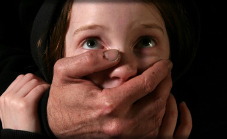 E RENDE NE GJIROKASTER/ Dënoncohet mësuesi i shkollës fillore. Ngacim seksual ndaj një 11 vjeçareje