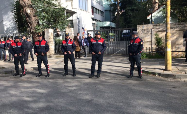 PROTESTA/ Letra e shefit të komisariatit zbulon pse Gjykata e Kukësit e transferoi çështjen në Tiranë