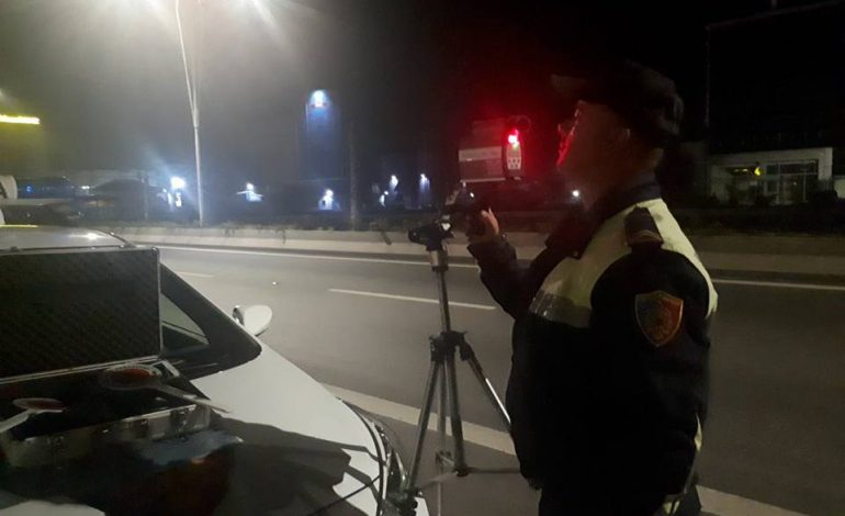 Të dehur në timon, policia arreston gjatë natës 5 shoferë, mes tyre edhe një femër (VIDEO)