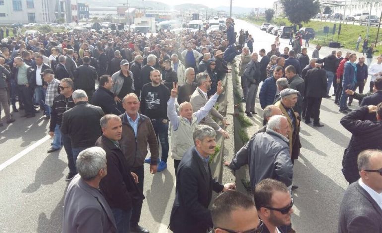 Organizim dhe pjesmarrje në protestë të paligjshme/ Procedohen penalisht deputetët e opozitës. Nga Lulzim Basha, Monika deri tek…