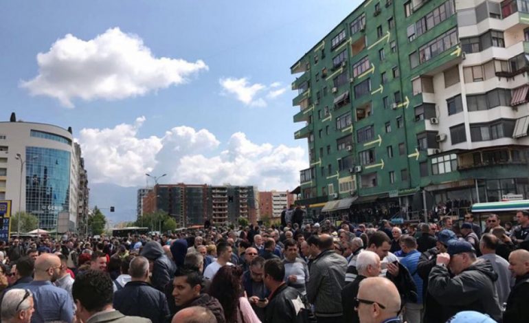 MOSBINDJA CIVILE/ Zbardhet skenari. Ja si do të bllokohen nesër akset rrugore