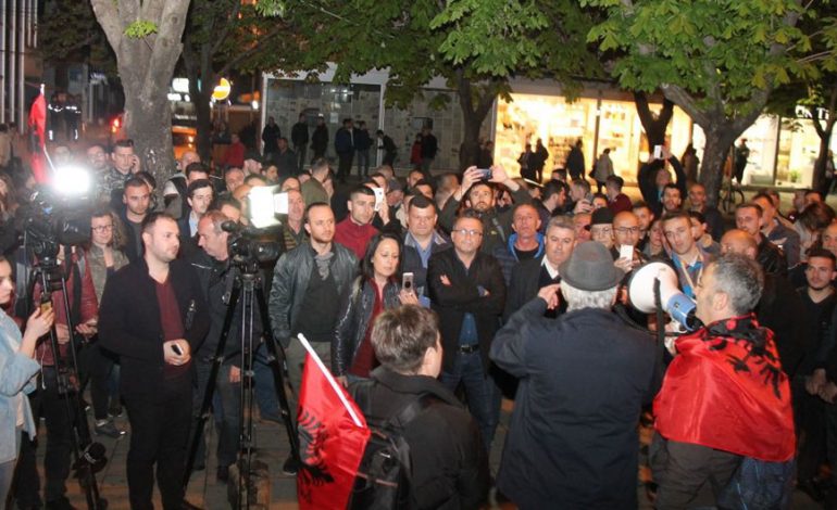 RRUGA E KOMBIT/ Protestuesit në Tiranë marrin vendimin e rëndësishëm. Pritet që Basha…
