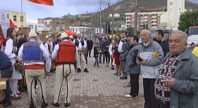 Pashkët bashkojnë katolikët e muslimanët në Lezhë