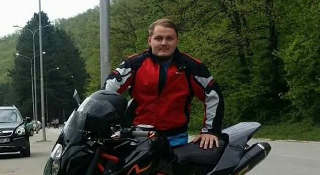 24 vjeçari VDIQ në aksident/ Shoku i ngushtë i shkruan fjalët PREKËSE: Më kujtohet kur…