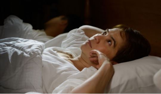 Insomnia: Pse truri juaj mund të fle pa e ditur?