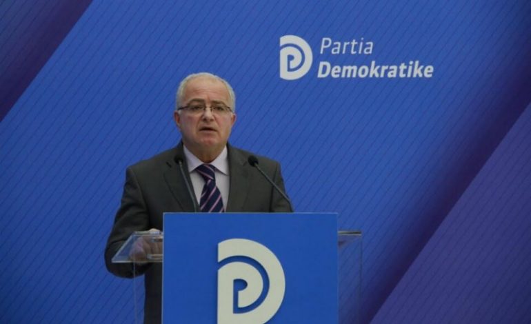 PROTESTAT/ Deputeti i PD: Nuk është kjo demokracia, t’ju vijë zor! Ja si më gjakosën…