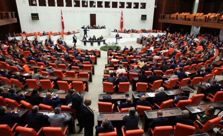 Çfarë po ndodh në Turqi? Partitë opozitare bëhen BASHKË për të sfiduar Erdogan