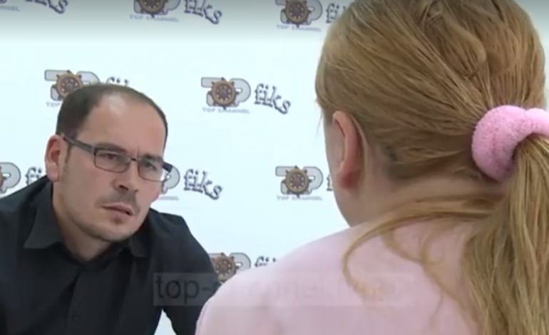 “DUA TE SHES VESHKEN”, lutja rrëqethëse e nënës. Arsyeja do ju bëjë të qani