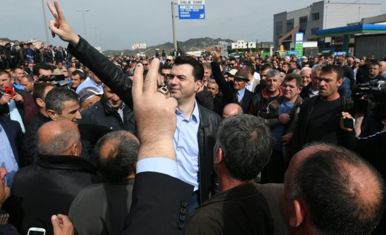 Rama shtyu pagesën për rrugën, Basha: Liro të arrestuarit, po fiton kohë se ka në plan…