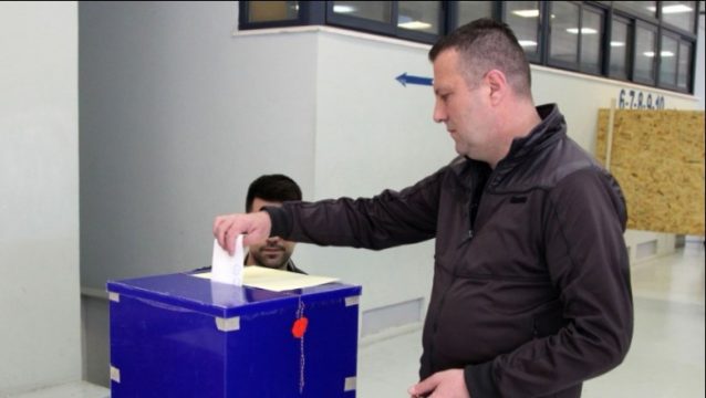 Zgjedhjet në Malin e Zi: Exit Poll nxjerr fitues Gjukanoviç me 53,4 % të votave
