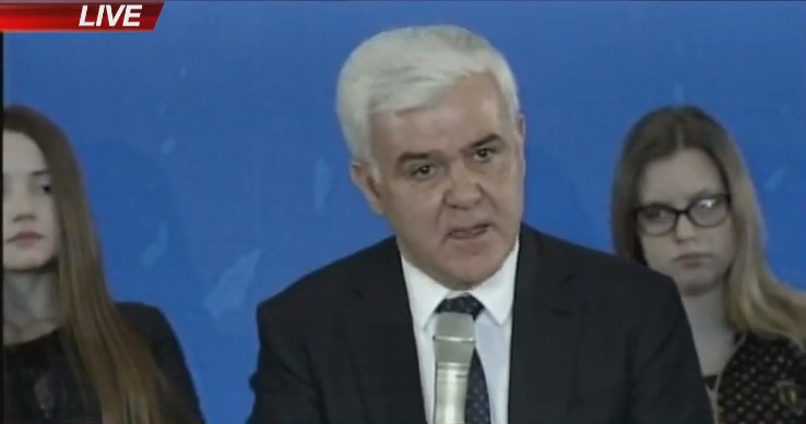 “Do t’ua nxijmë jetën”, Xhafaj me deklaratë të fortë nga Elbasani. Flet për grupet kriminale