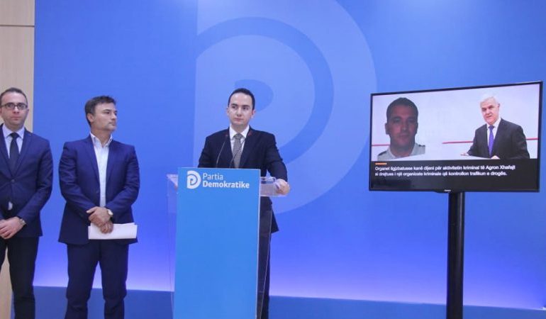 PËRGJIMI I VËLLAIT TË XHAFAJT/ Përballje në Prokurorinë e Tiranës, deputetët e PD dhe gazetarin investigativ