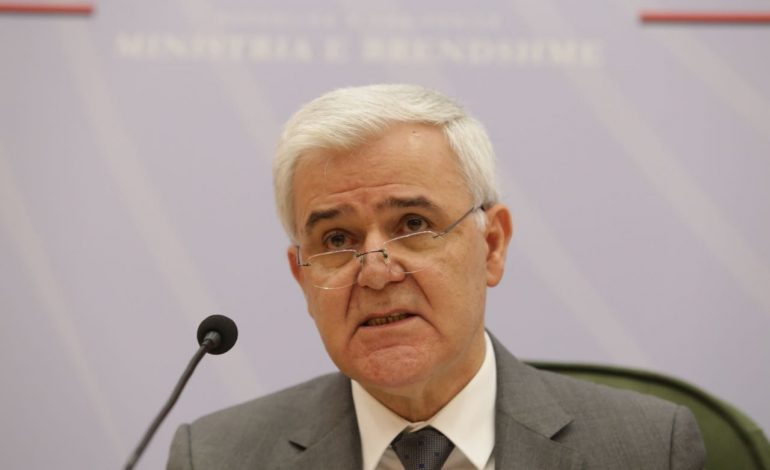 OPOZITA I KËRKOI DORËHEQJEN/ Xhafaj i sfidon: Do jem në këtë mision, askush s’më shantazhon…