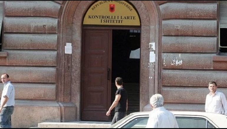 SHMANGEN ARKETIMINE 257 MILIONE LEKEVE/ KLSH kallëzon në prokurori 12 punonjës të hipotekës në Elbasan