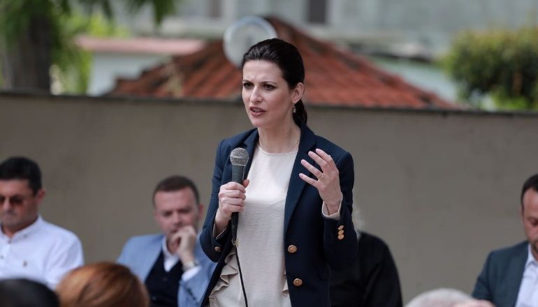 Siguria në burgje, ministrja Gjonaj-policëve: Rritje page, por thuajini jo korrupsionit!