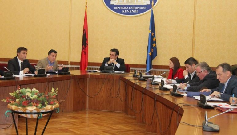 LËKUNDET KAUZA/ Partia Demokratike tërhiqet nga komisioni ‘Tahiri’, frikë nga hetimet