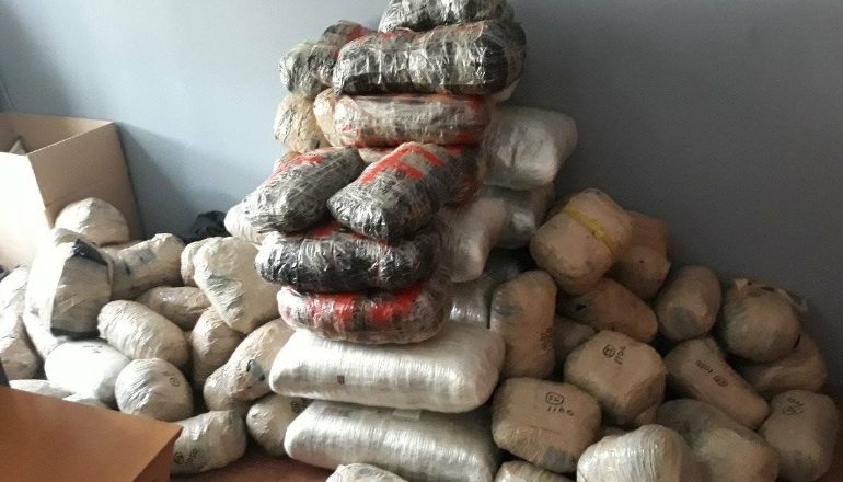 GOMONIA E BRAKTISUR/ Kapet 500 KILOGRAME KANABIS në Karaburun