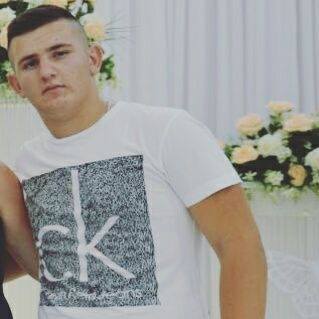 HUMBI JETEN TRAGJIKISHT NE ITALI/ Mesazhet prekëse dhe dedikimet e familjarëve për të riun: “Pse zoti të mori…” (FOTO)