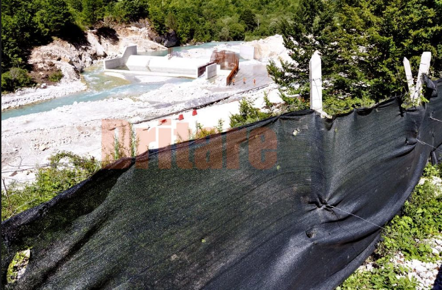 FOTOT: Hekuri, betoni dhe eskavatorët pushtojnë Valbonën, ja si po e shkatërrojnë Hec-et këtë mrekulli