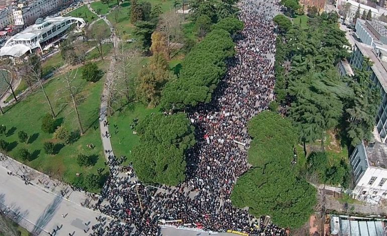 Dhuna në protestë/ Pse u proceduan protestuesit, policia dhe prokuroria po analizojnë…